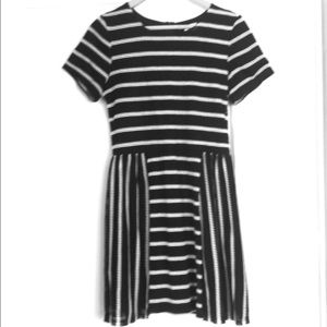 a black and white dress